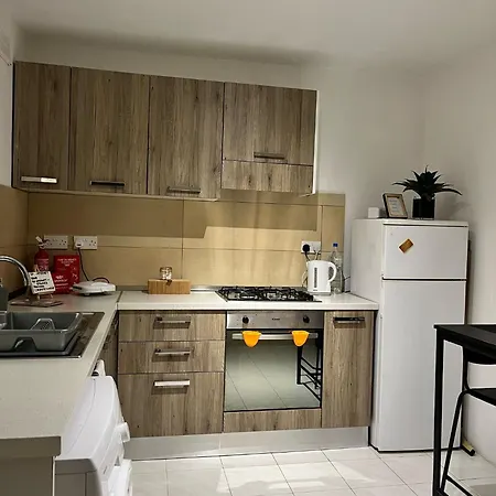 Mayflower Flat, Flat 12 דירה